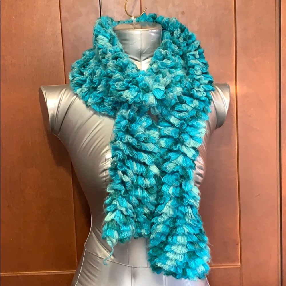 Hand crotched ruffle scarf